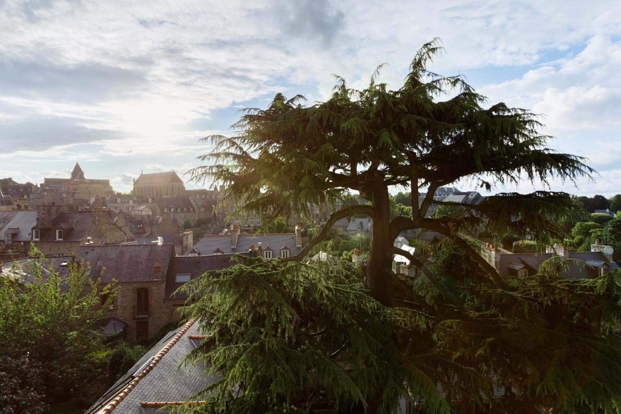 Clos Du Cedre - Chambres D'Hotes D'Exception, Luxury B&B A Dinan Quarto foto
